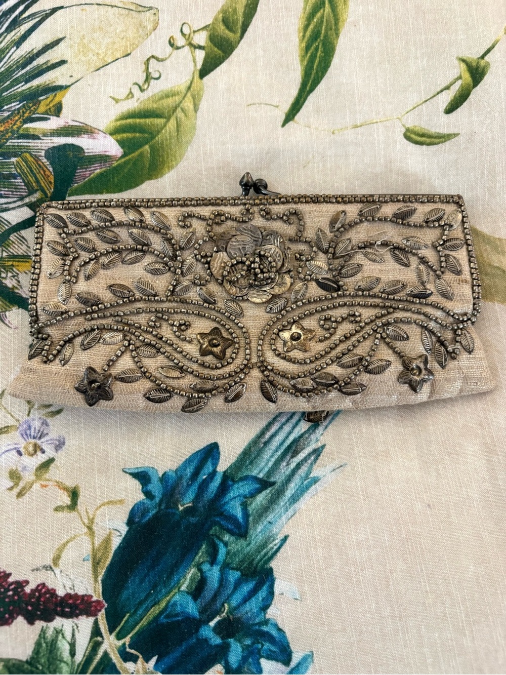 Moyna Beaded Floral Embroidered Cream Clutch